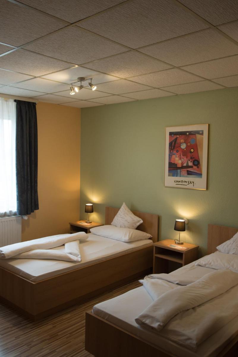 Rheinauer Hof - bed & breakfast - Housity