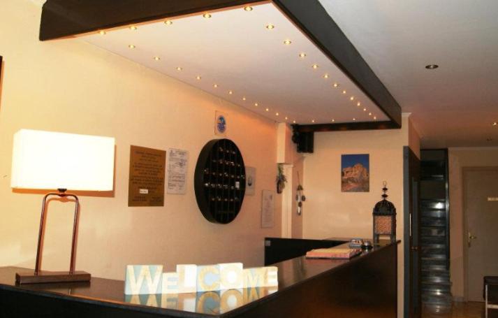 Angela's House Hotel - Housity