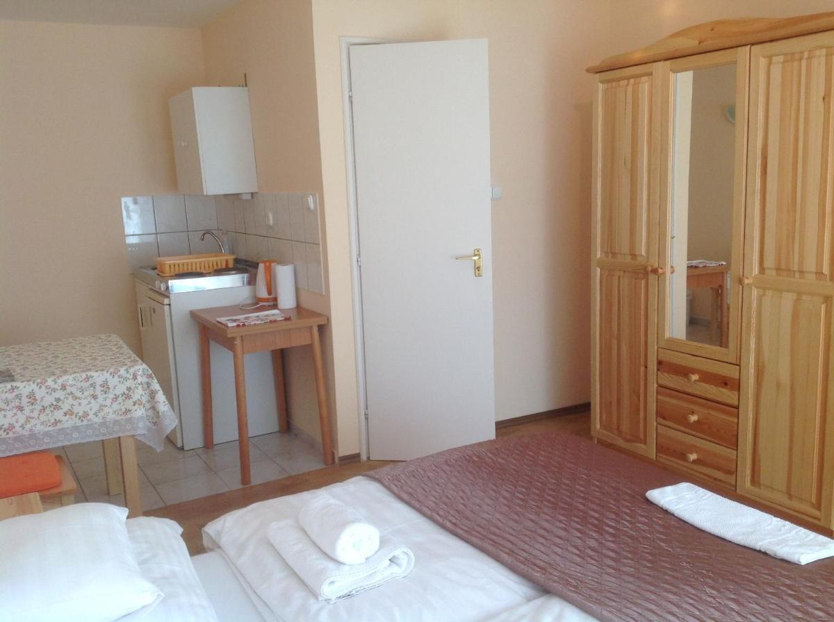 Attila Apartmanház - Housity