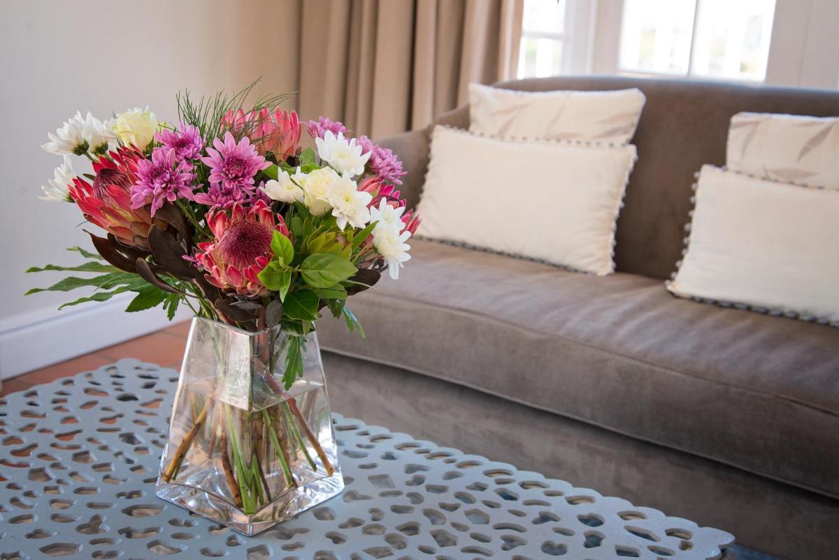 First Avenue Guesthouse - Housity