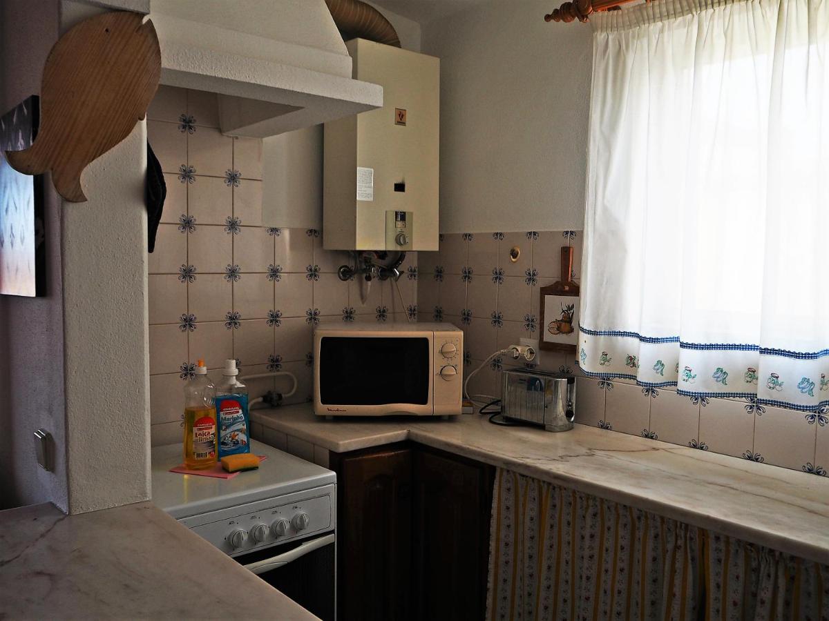 Ema's Beach and Nightlife House - Housity