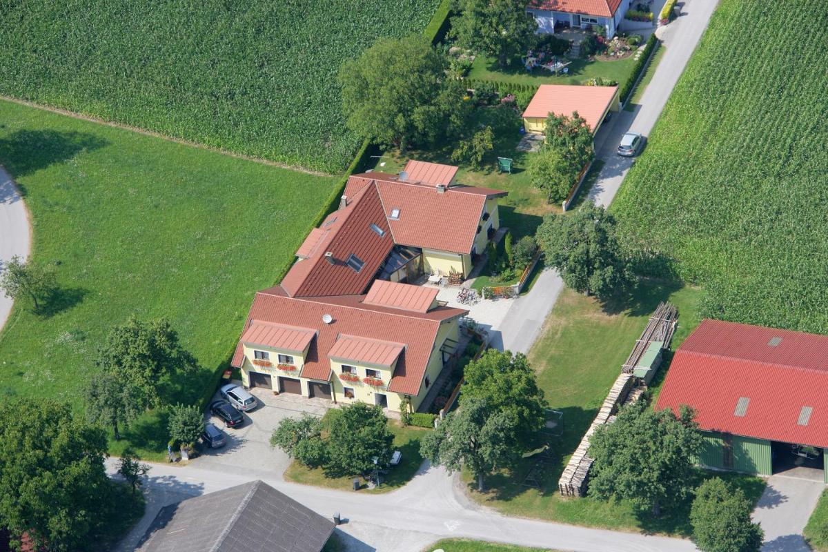 Privatzimmer und Ferienwohnungen Leeb - Housity