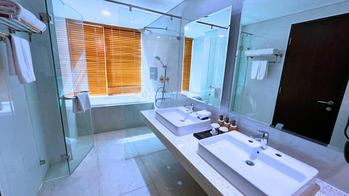 Labersa Hotel & Convention Center Samosir - Housity