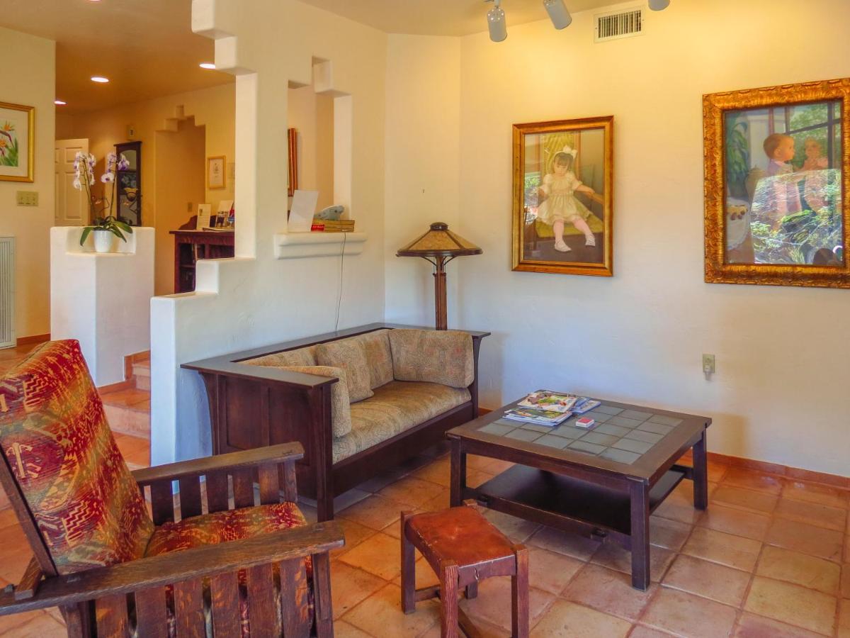 Topanga Canyon Inn Bed and Breakfast - Housity