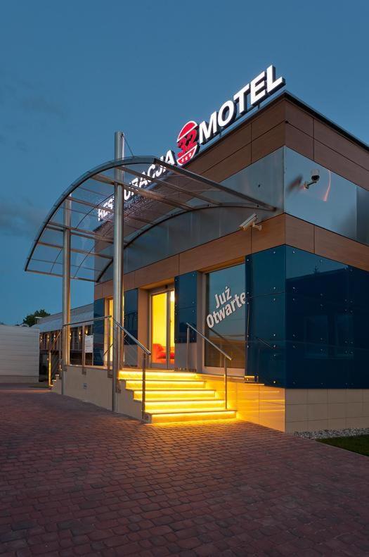 Restauracja 32 Motel - Housity