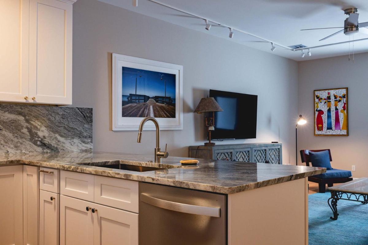 Mesa House, Uno-Perfect Location - Housity