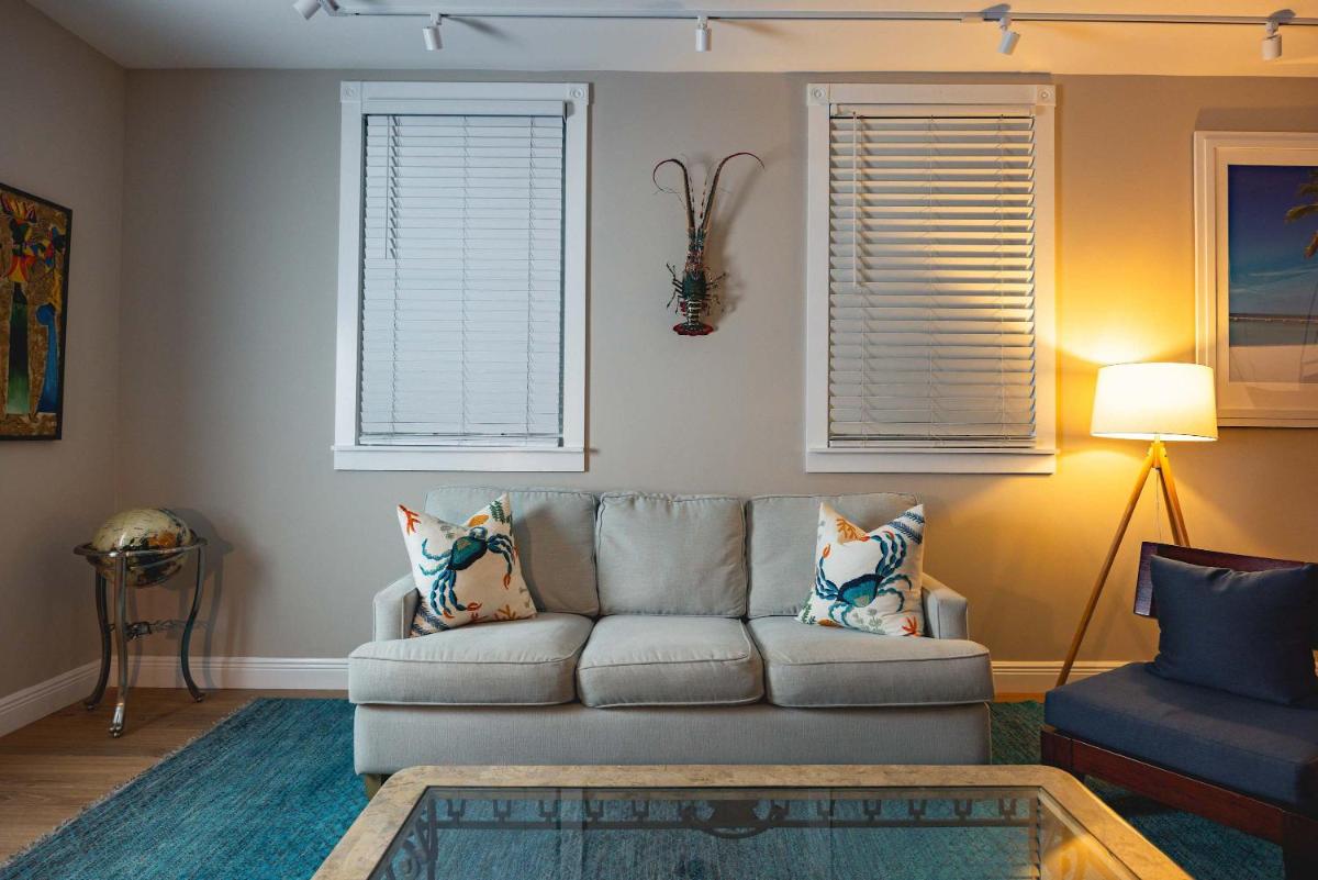 Mesa House, Uno-Perfect Location - Housity