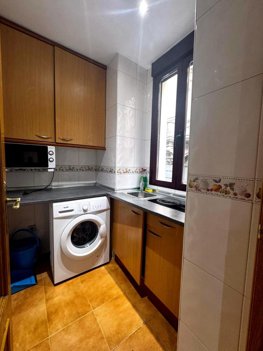 Chueca Gran via Marcos Apartamentos PARKING TPH - Housity