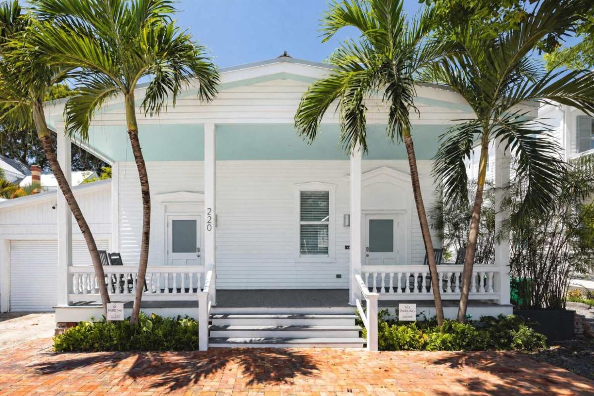 Mesa House, Uno-Perfect Location - Housity