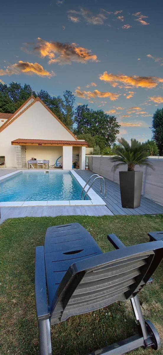 15min de disney, dépendance et piscine privée à la campagne - Housity