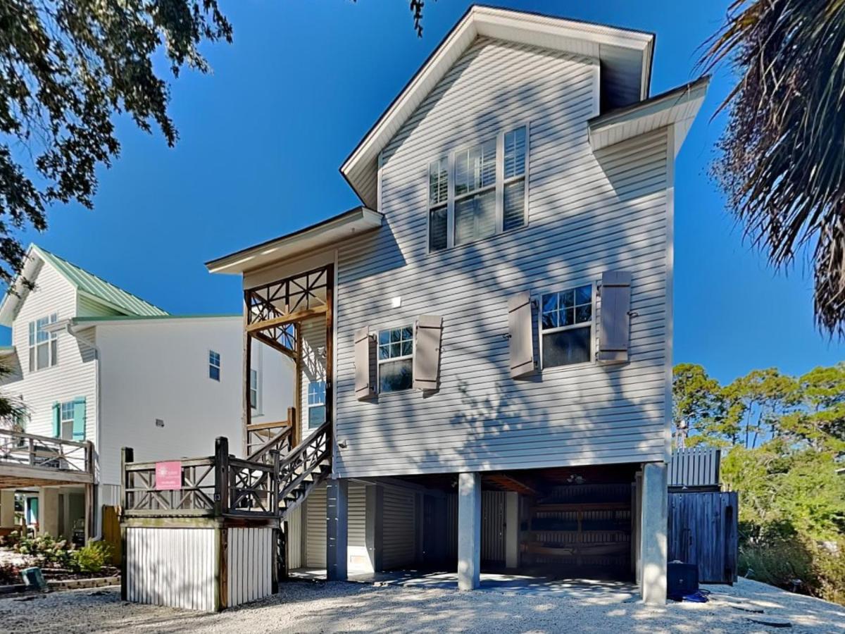 Marshview Hideaway - Housity