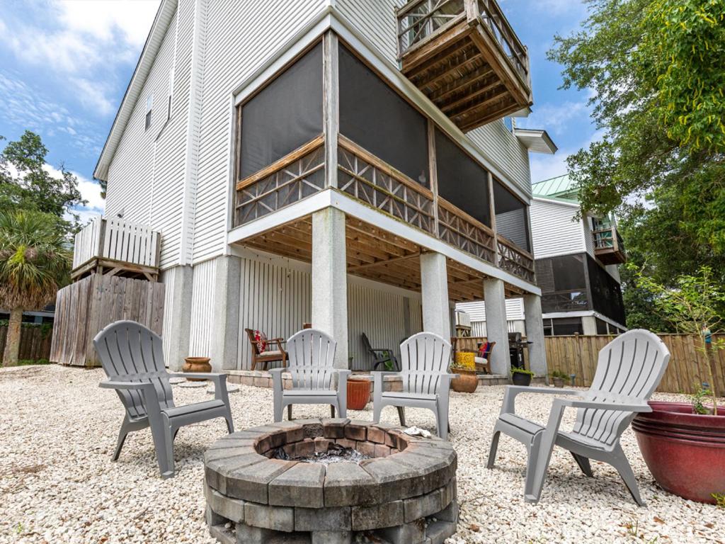 Marshview Hideaway - Housity