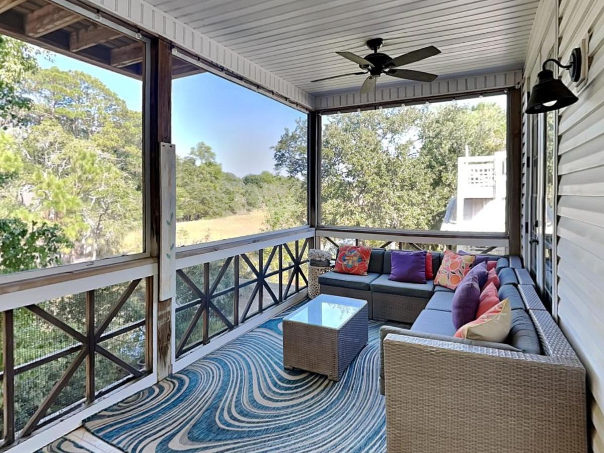 Marshview Hideaway - Housity