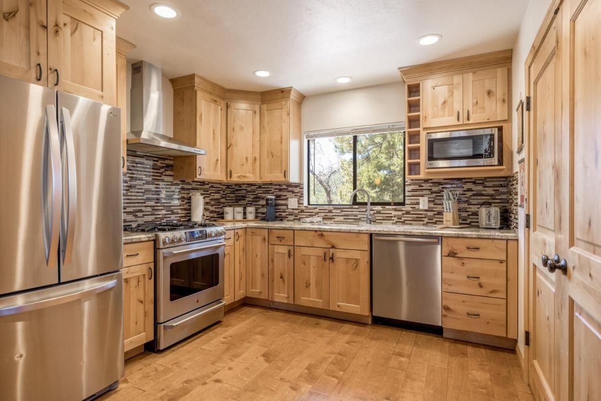 Rather Be Mountain Getaway by Rather Be Properties - Housity