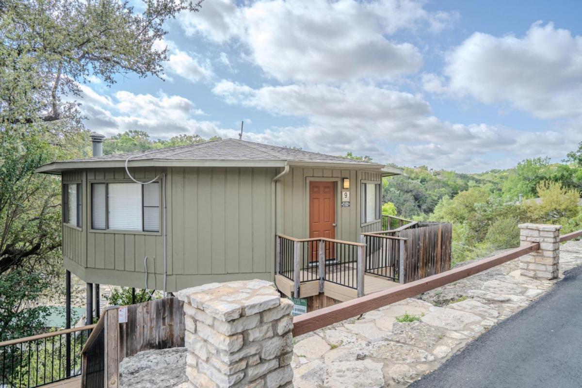 Lakefront Bungalow With Community Poolhot Tub #9 - Housity