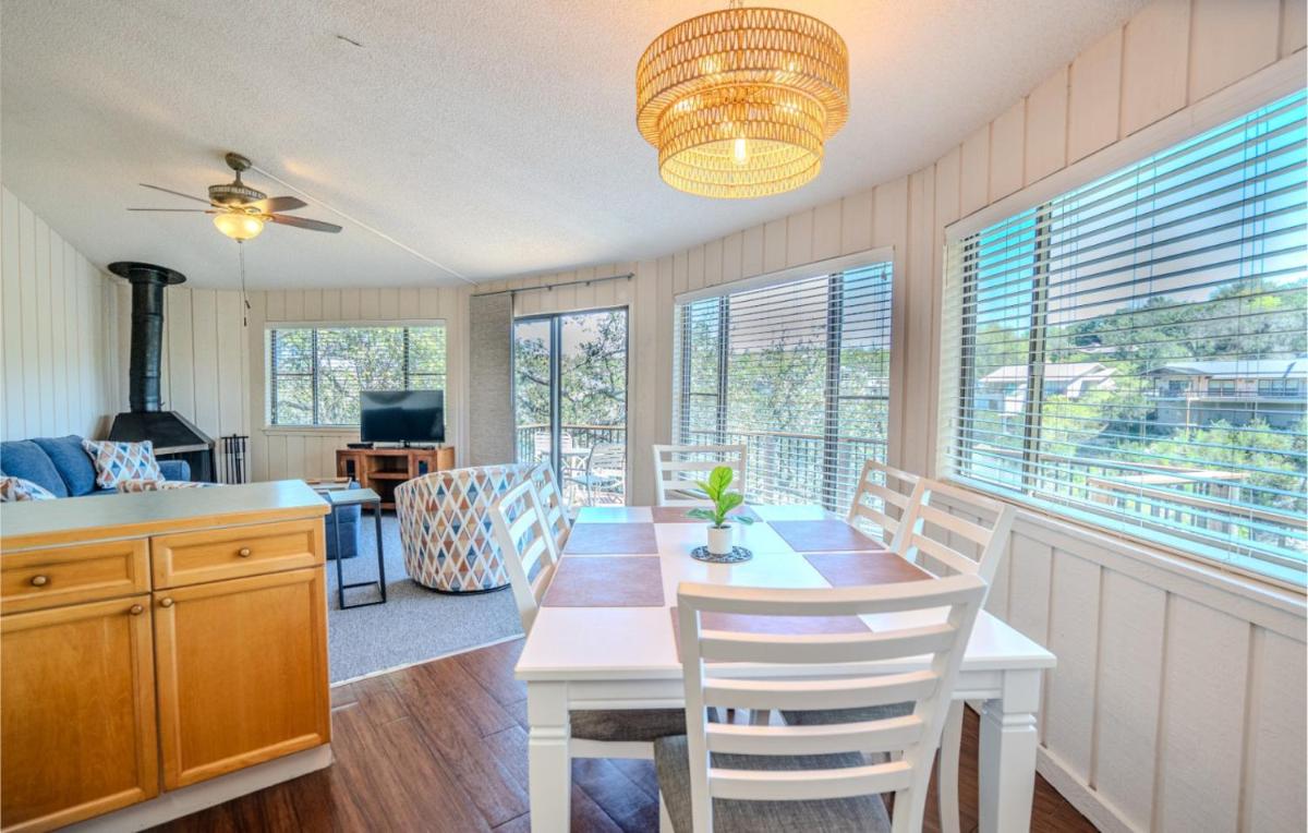 Lakefront Bungalow With Community Poolhot Tub #9 - Housity