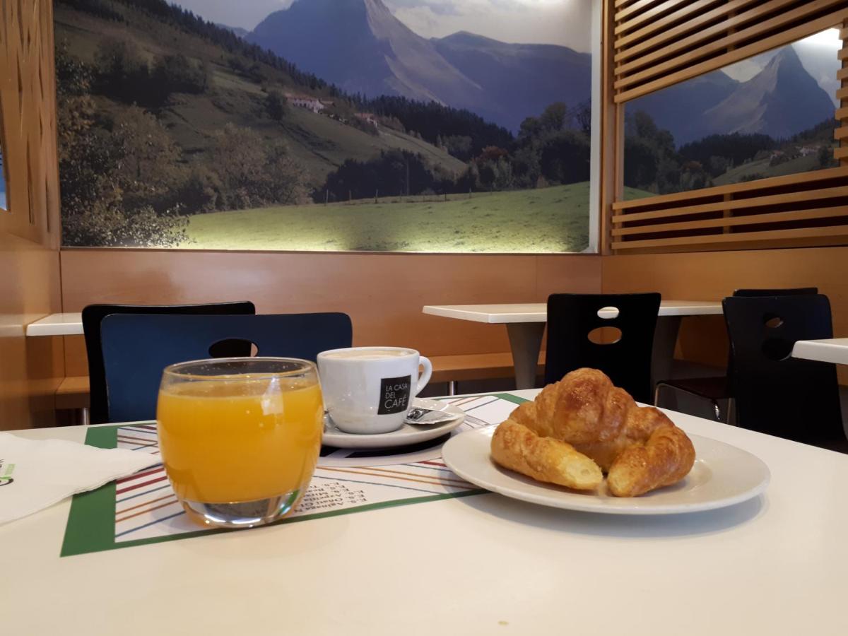 Hotel Beasain - Housity