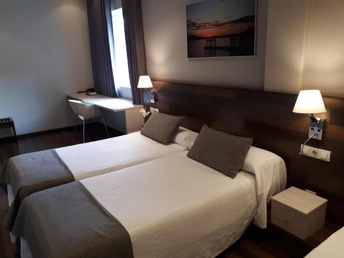 Hotel Beasain - Housity