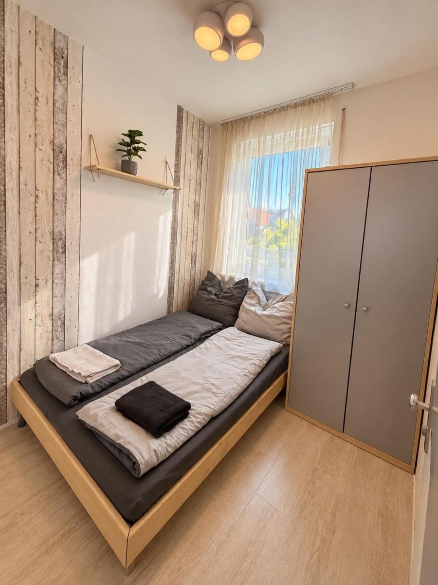 Großartige 3 Zimmer Ferienwohnung mit Kamin und Garten für 1-6 Personen - Housity