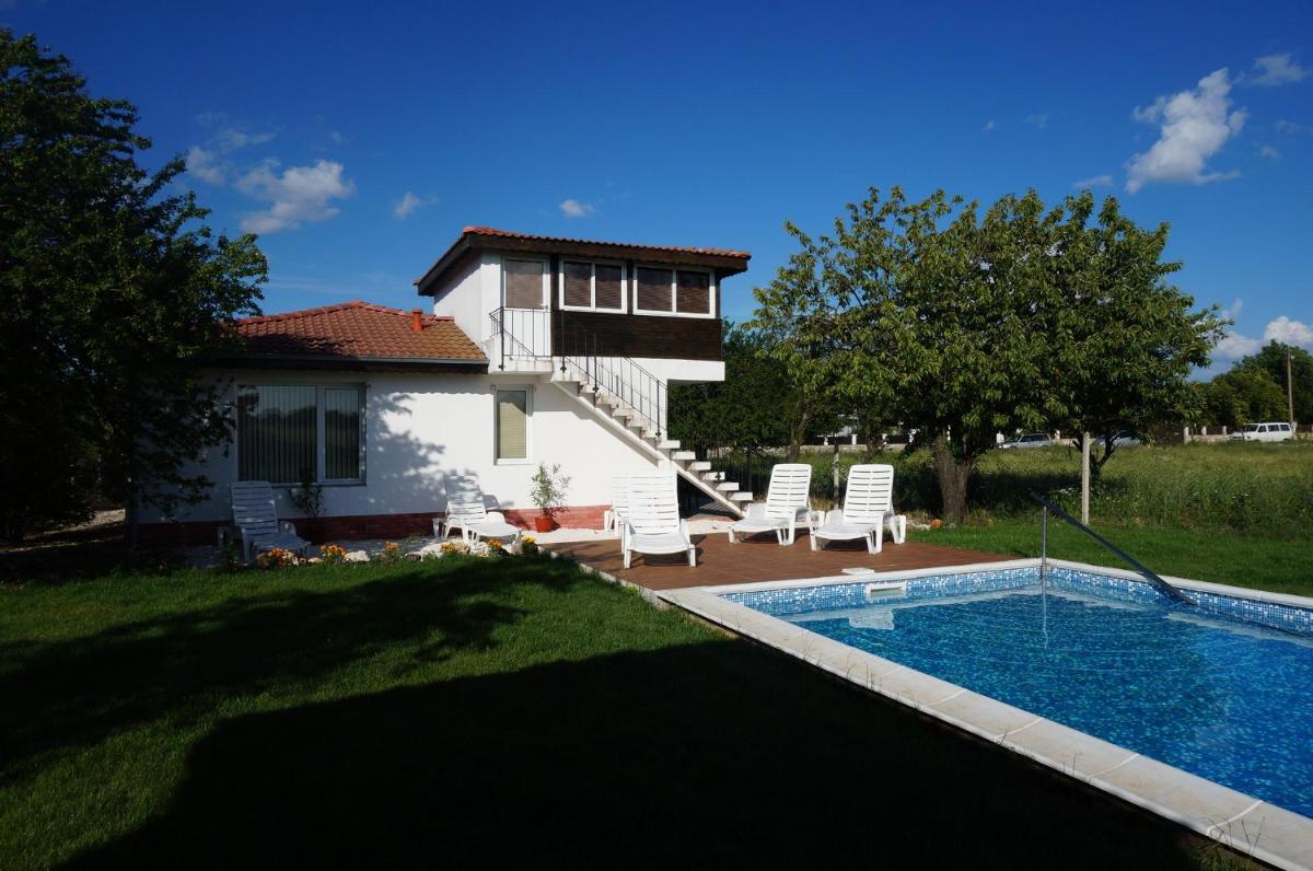 Вила Бела - Villa Bella - Near Kranevo and Albena - Housity