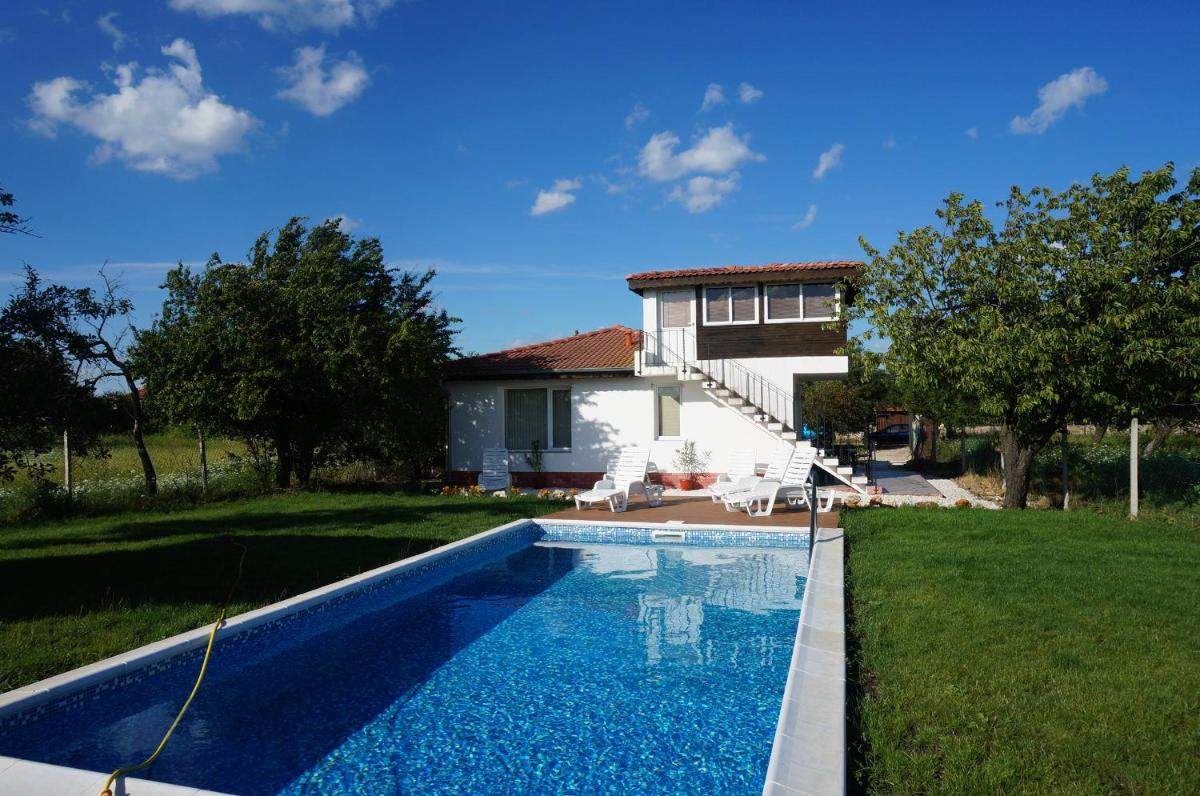 Вила Бела - Villa Bella - Near Kranevo and Albena - Housity