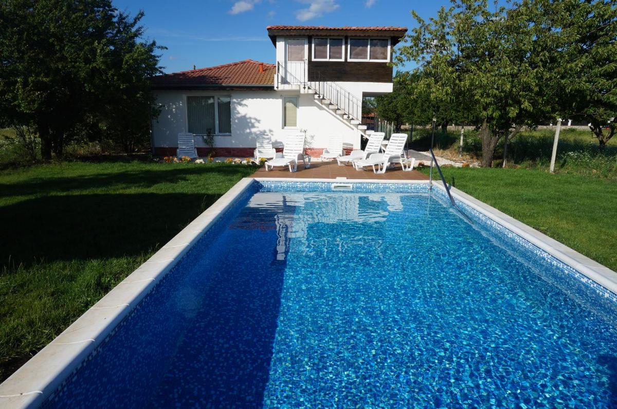 Вила Бела - Villa Bella - Near Kranevo and Albena - Housity