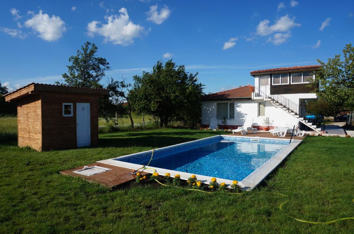 Вила Бела - Villa Bella - Near Kranevo and Albena - Housity