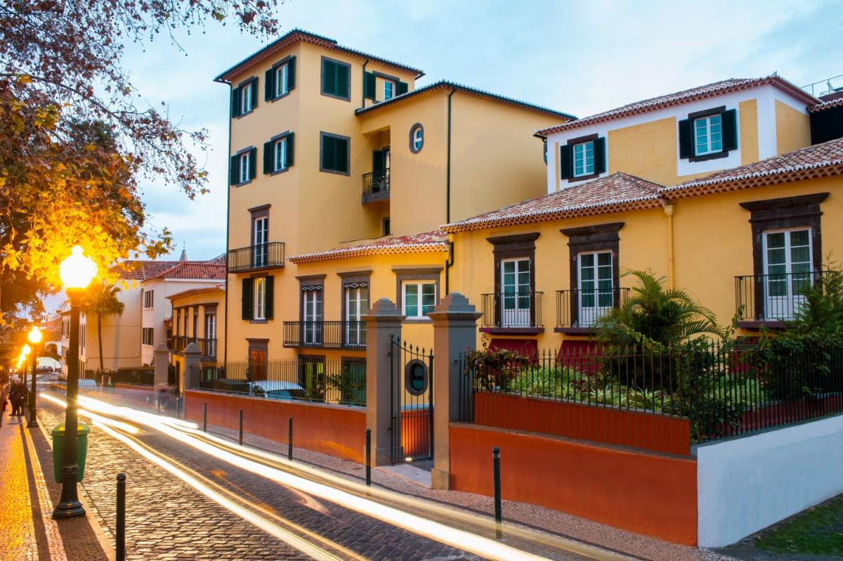 O edifício onde o hotel está situado