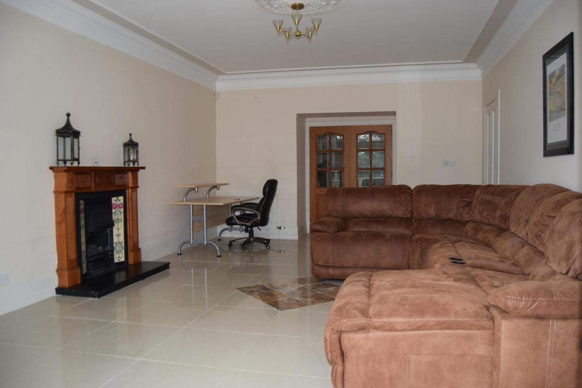 Amazing 4 Bed Scottish Baronial Style House - Housity