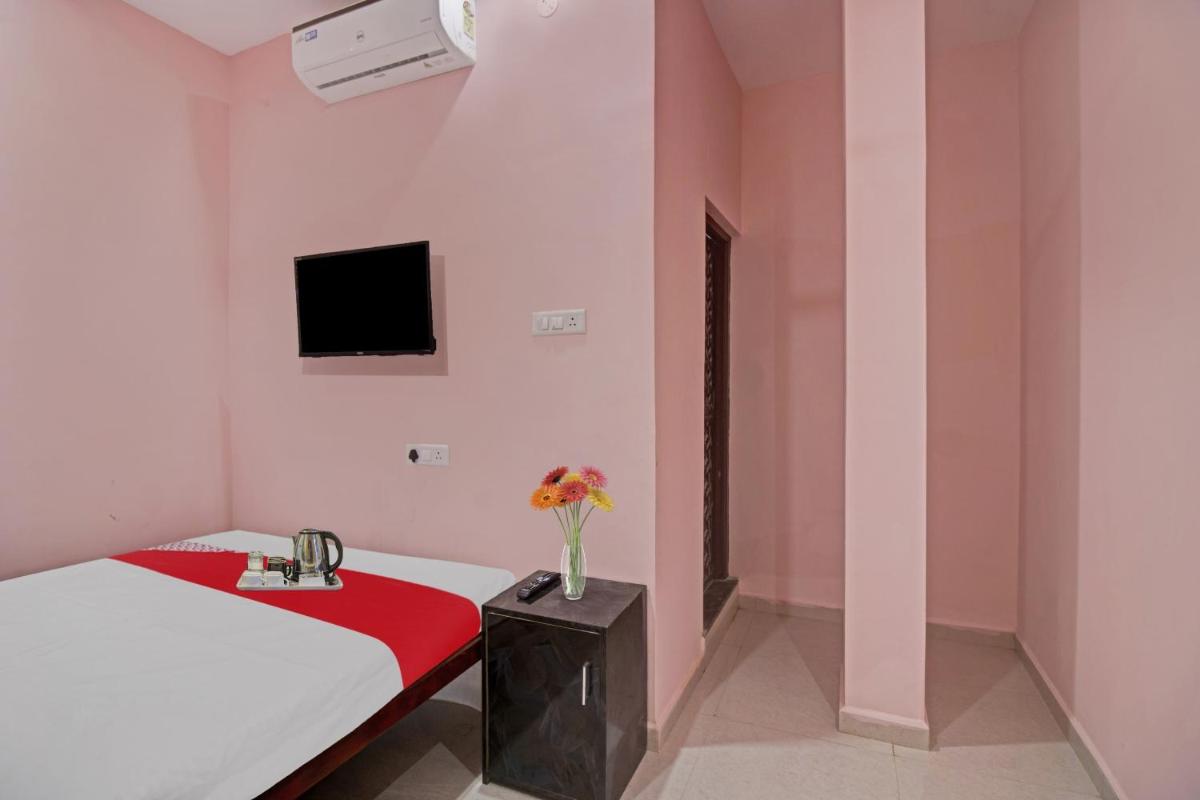 Flagship R K Guest House - Housity