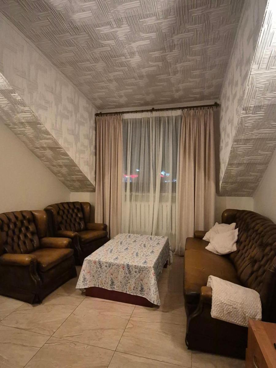 Zajazd Skalny - Housity