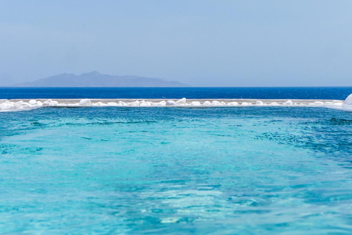 Blue Waves Suites & Apartments - Housity
