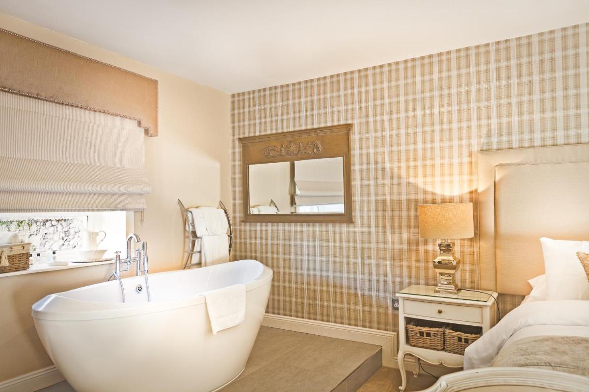 Spinners on Castle Street Housity