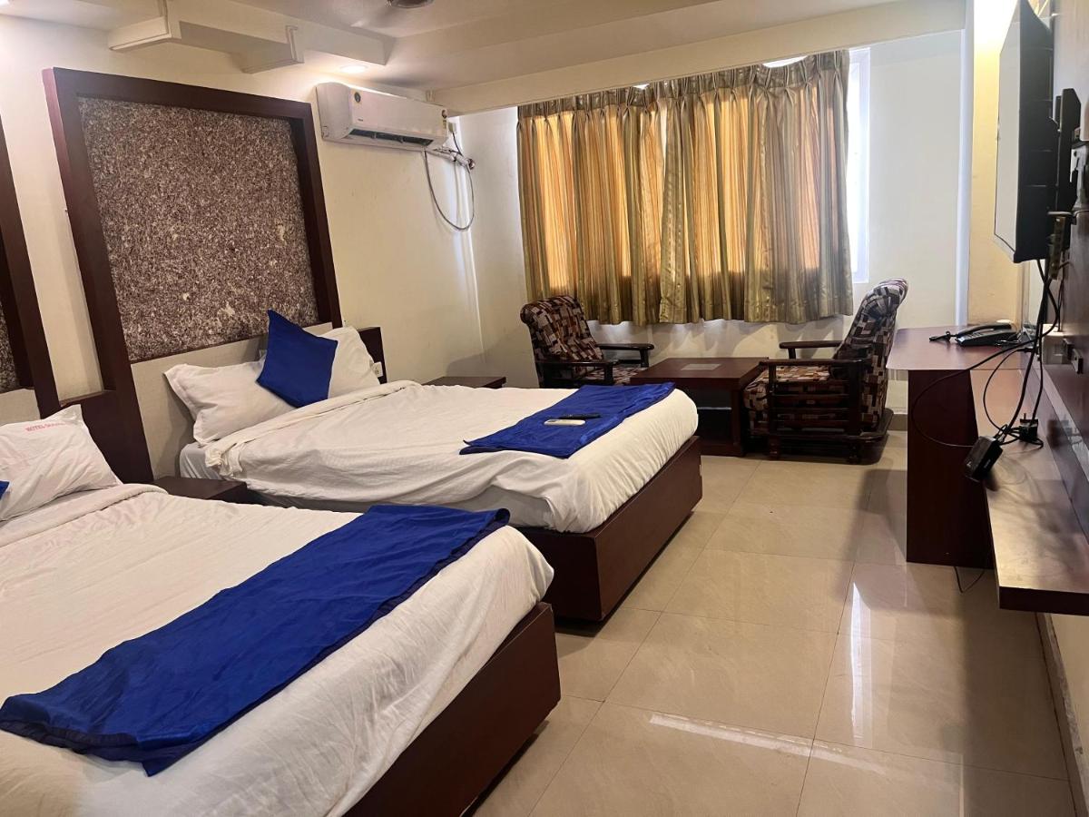 Hotel Golden way - Housity