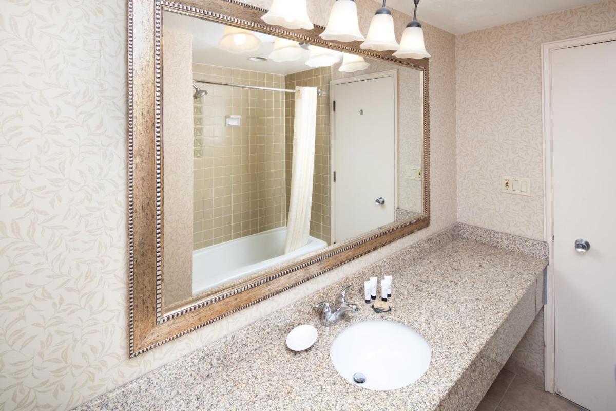 Red Lion Inn & Suites Missoula - Housity