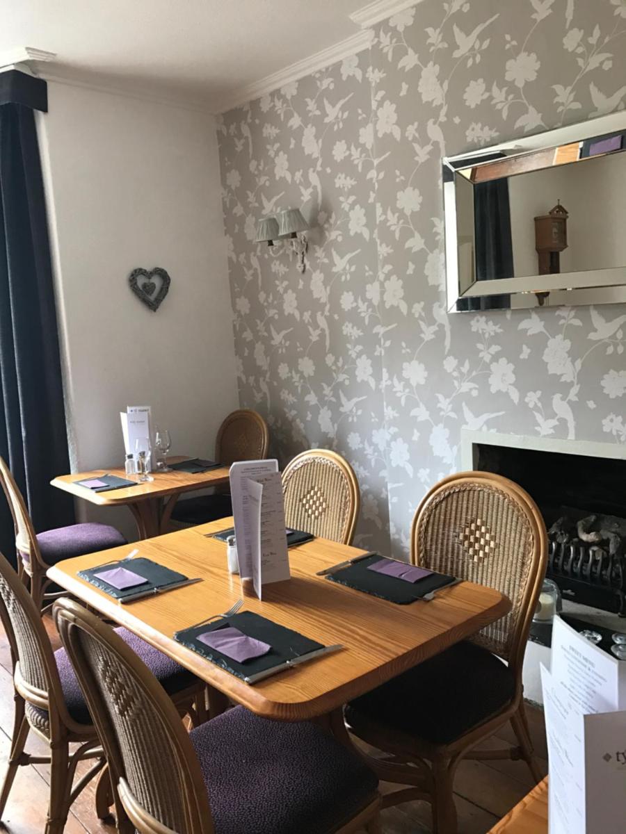 Ty Mawr Hotel - Housity