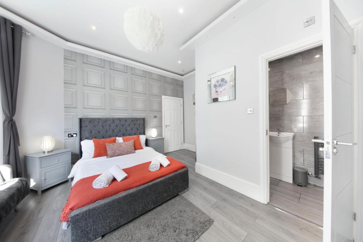 The Pond House, Ensuite Rooms - East London Short Let's - Housity