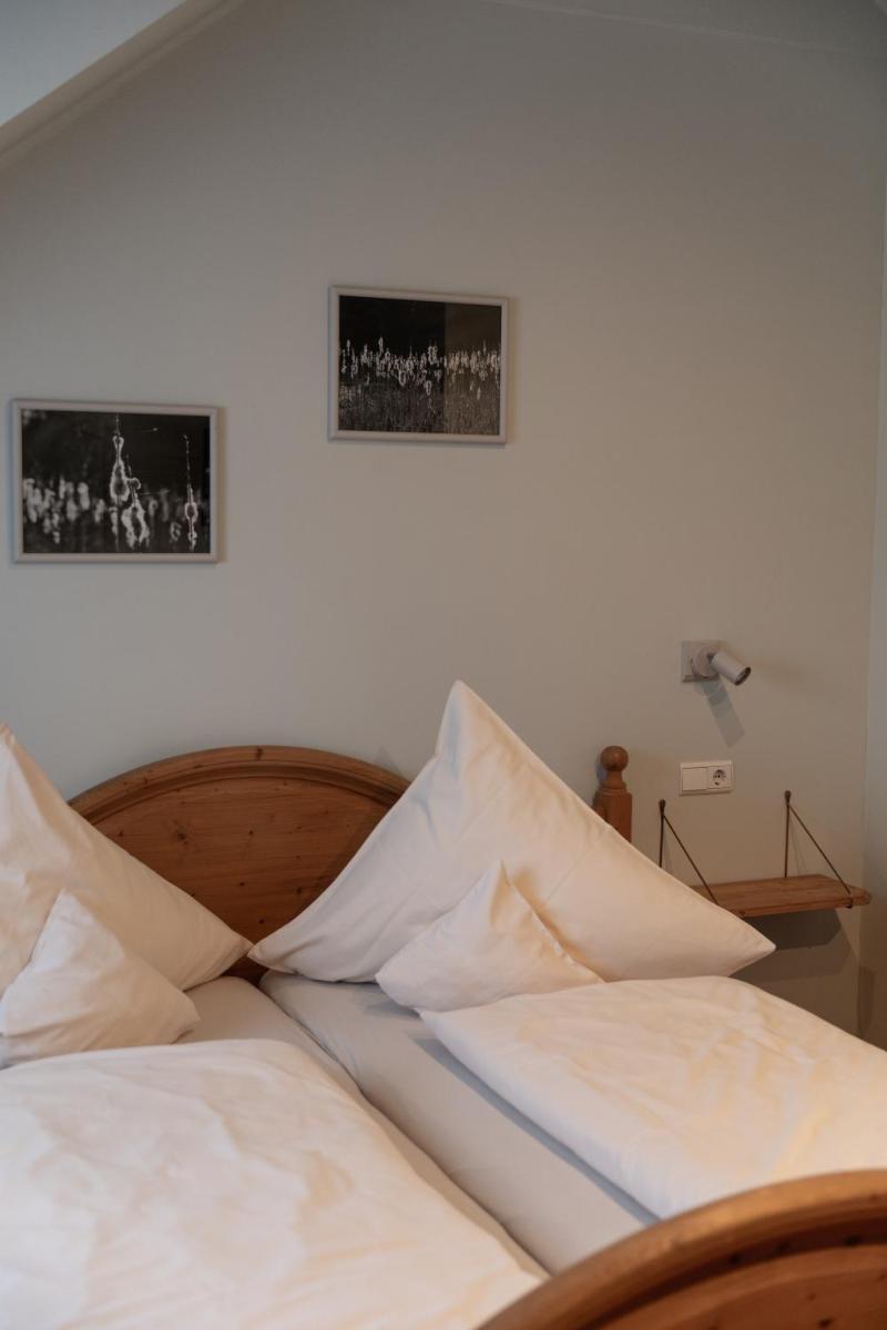 Hotel Zur Post - Housity