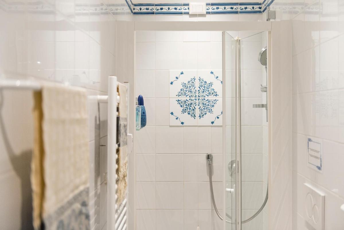 Etere in Prati Rooms - Housity