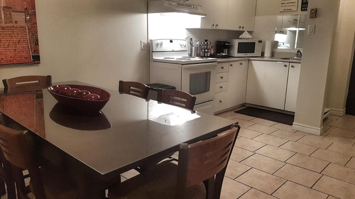 Three-Bedroom Apartment Sweet #6 by Amazing Property Rentals - Housity