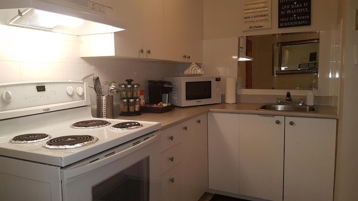 Three-Bedroom Apartment Sweet #6 by Amazing Property Rentals - Housity