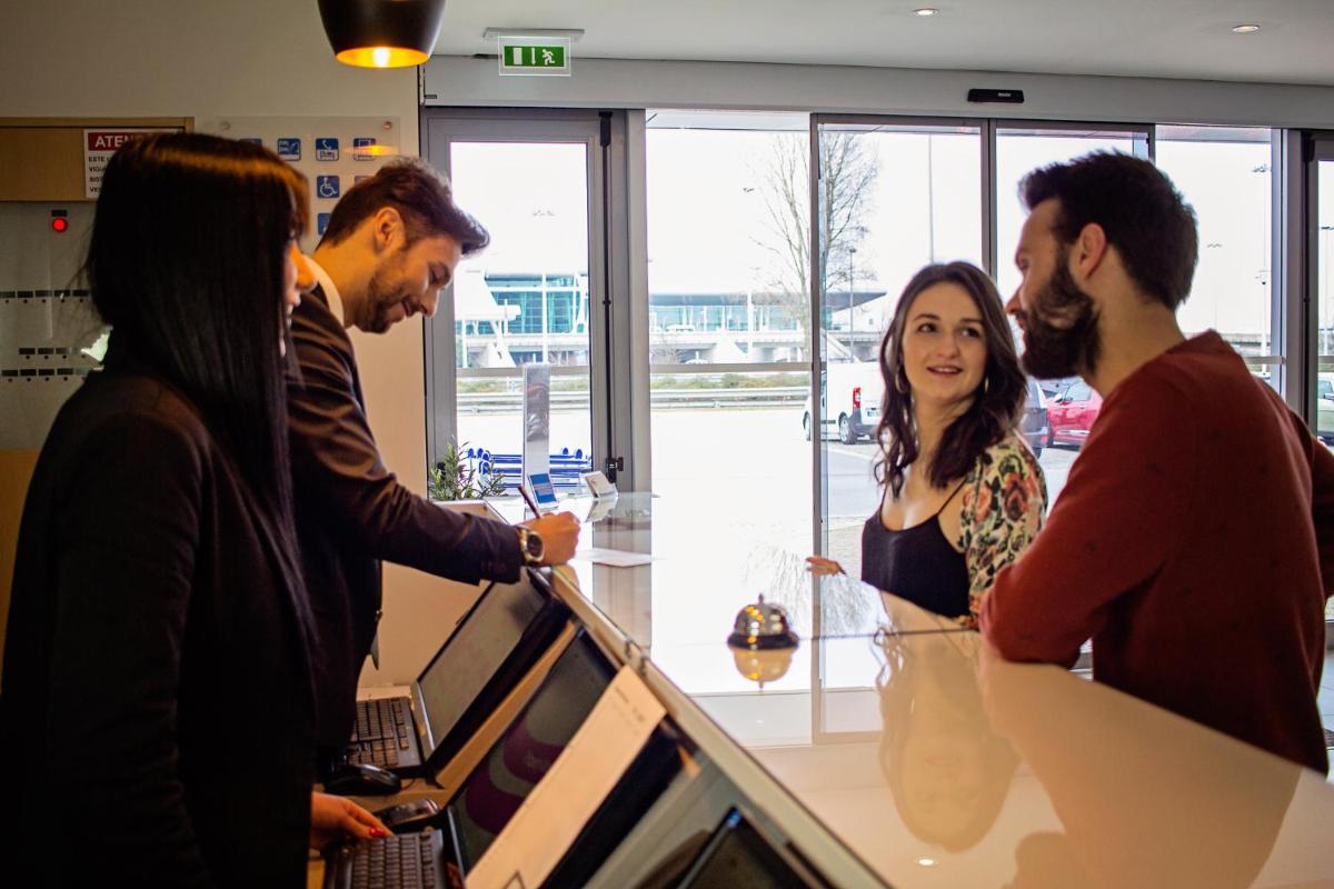 Park Hotel Porto Aeroporto - Housity