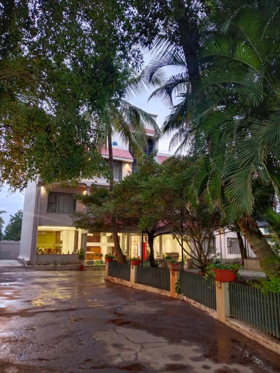 Hotel Hrushikesh - Housity