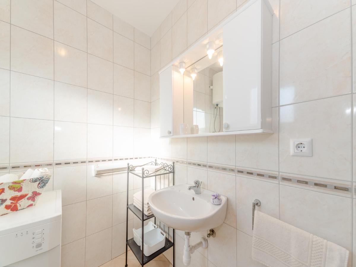 Holiday house Mareta, Sea View - Housity