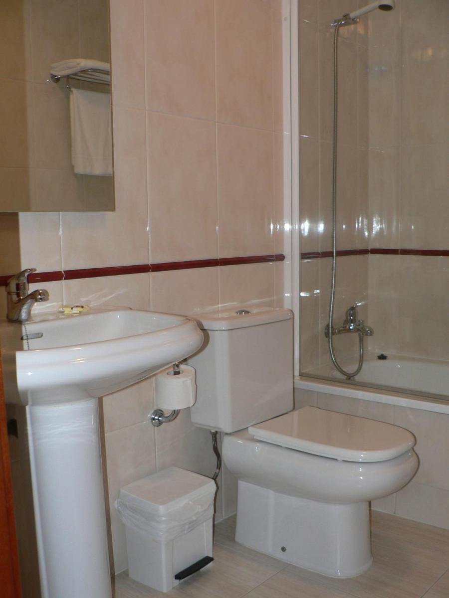 Hostal A Camelia - Housity