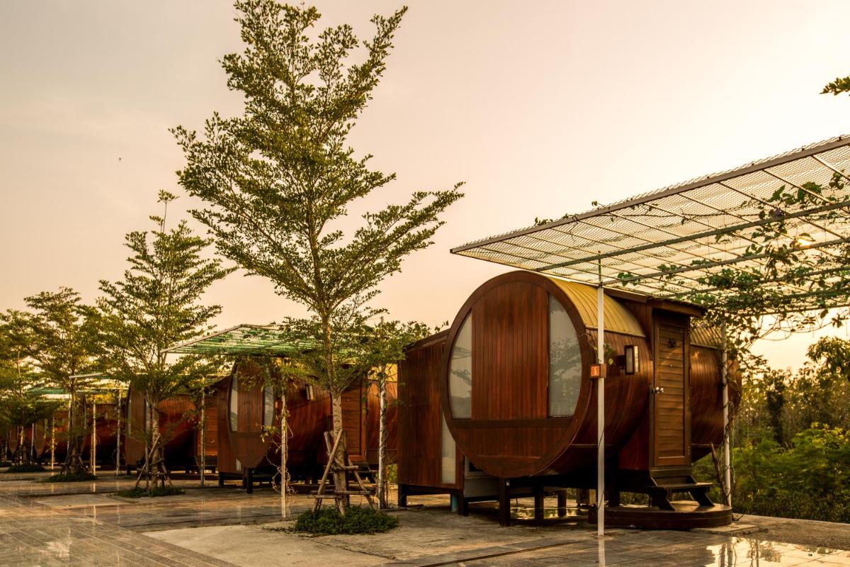 Prew Lom Chom Nam - Housity