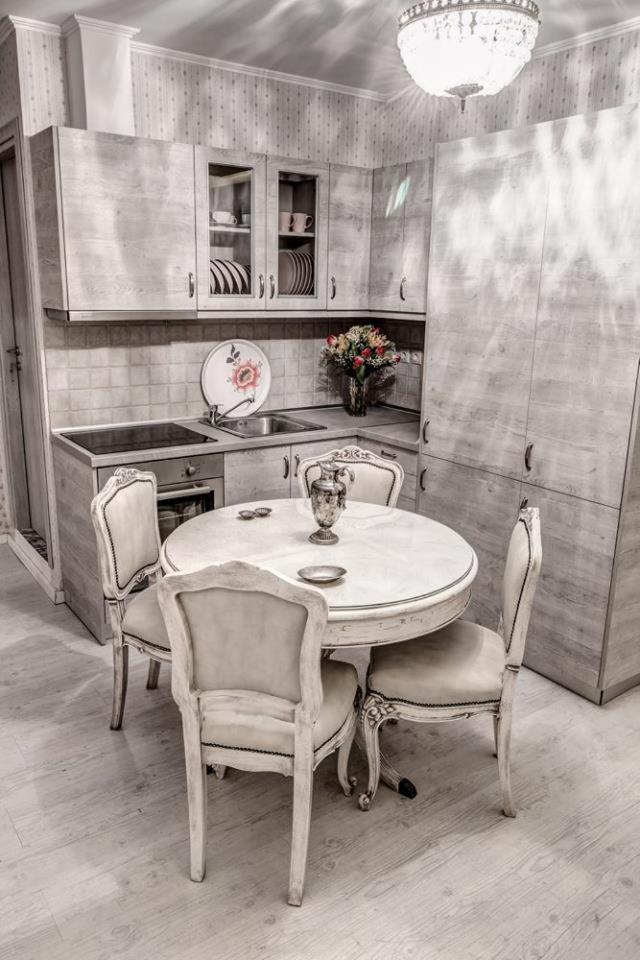 Bebeto Suite - Housity