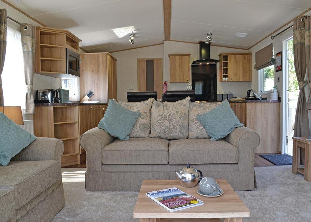 Cofton Country Holidays - Housity