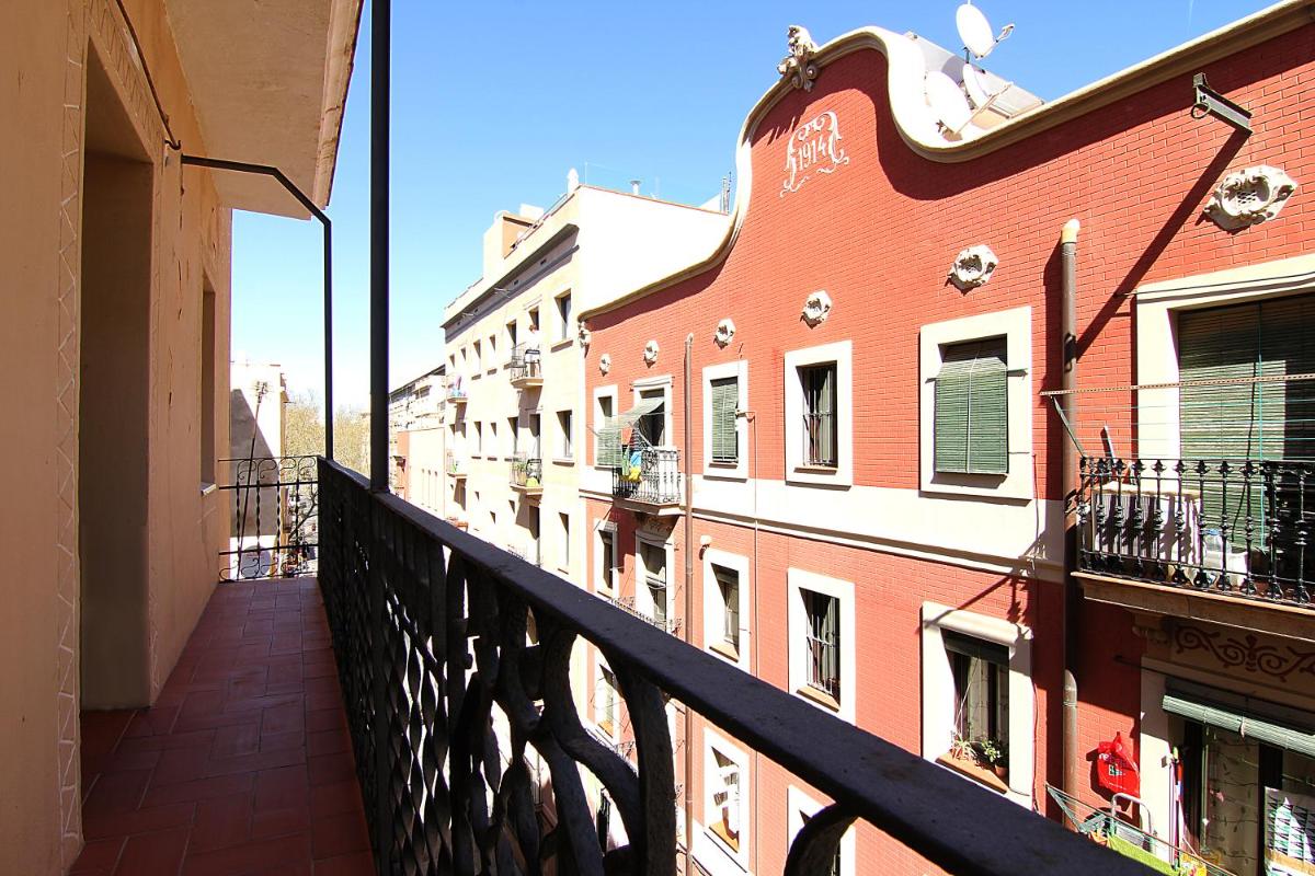 ClassBedroom Barcelona Beach Apartments - Housity