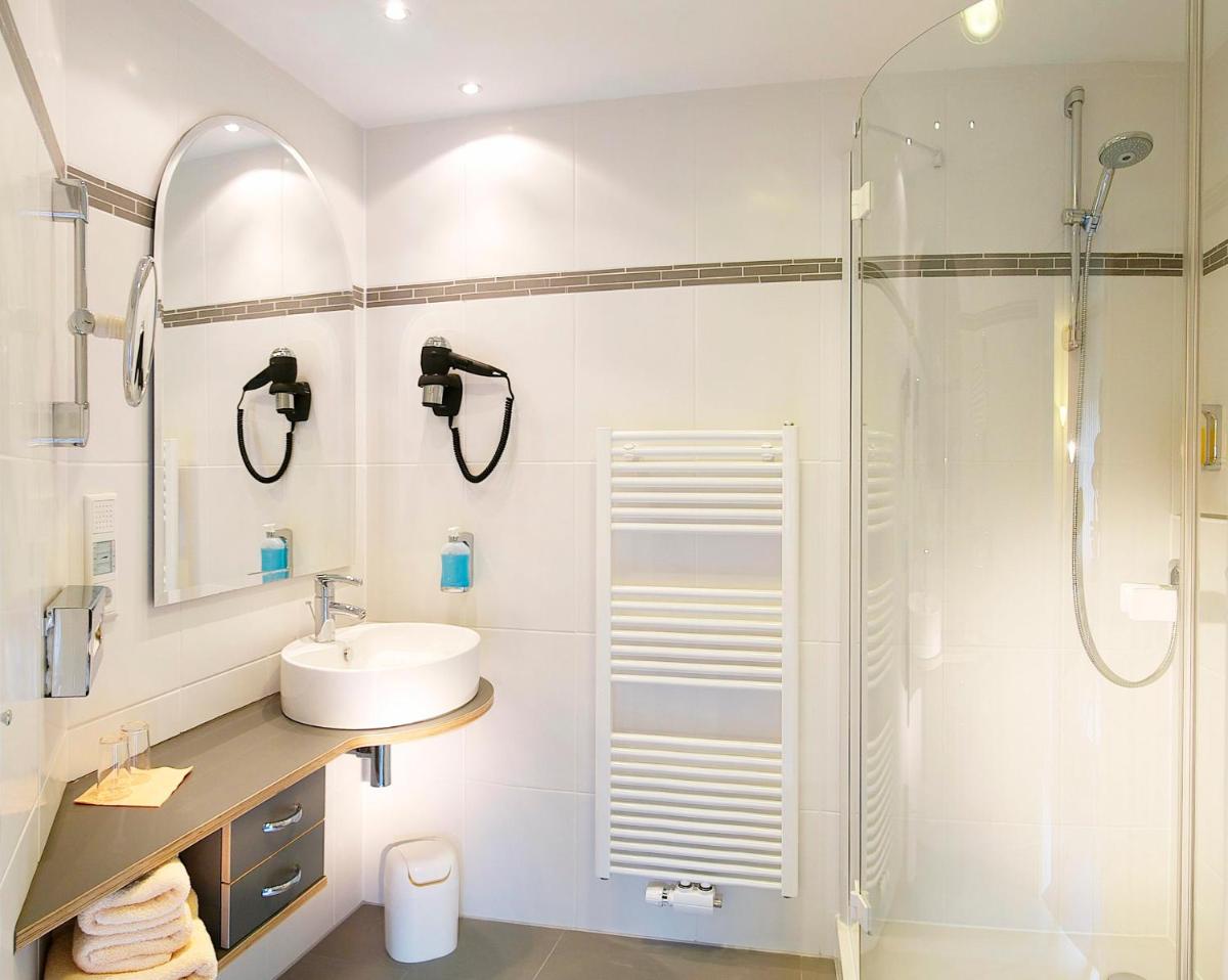 Hotel Linderhof - Housity